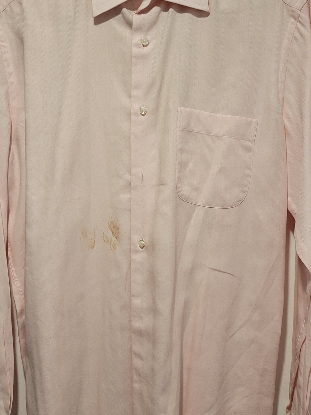 Men's Classic Long-Sleeve Dress Shirt in Light Pink
